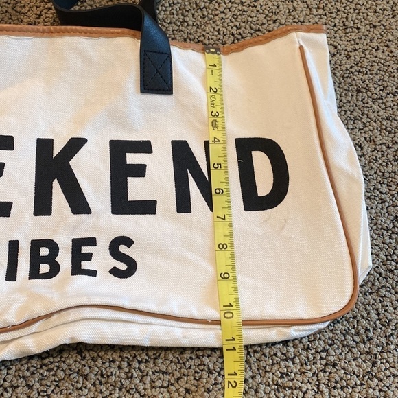 Weekend Vibes Tote Bag in GUC - Picture 11 of 12